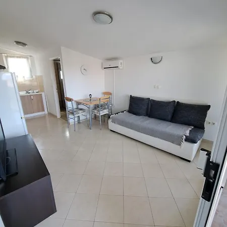 公寓 Apartman Patricija 1 *